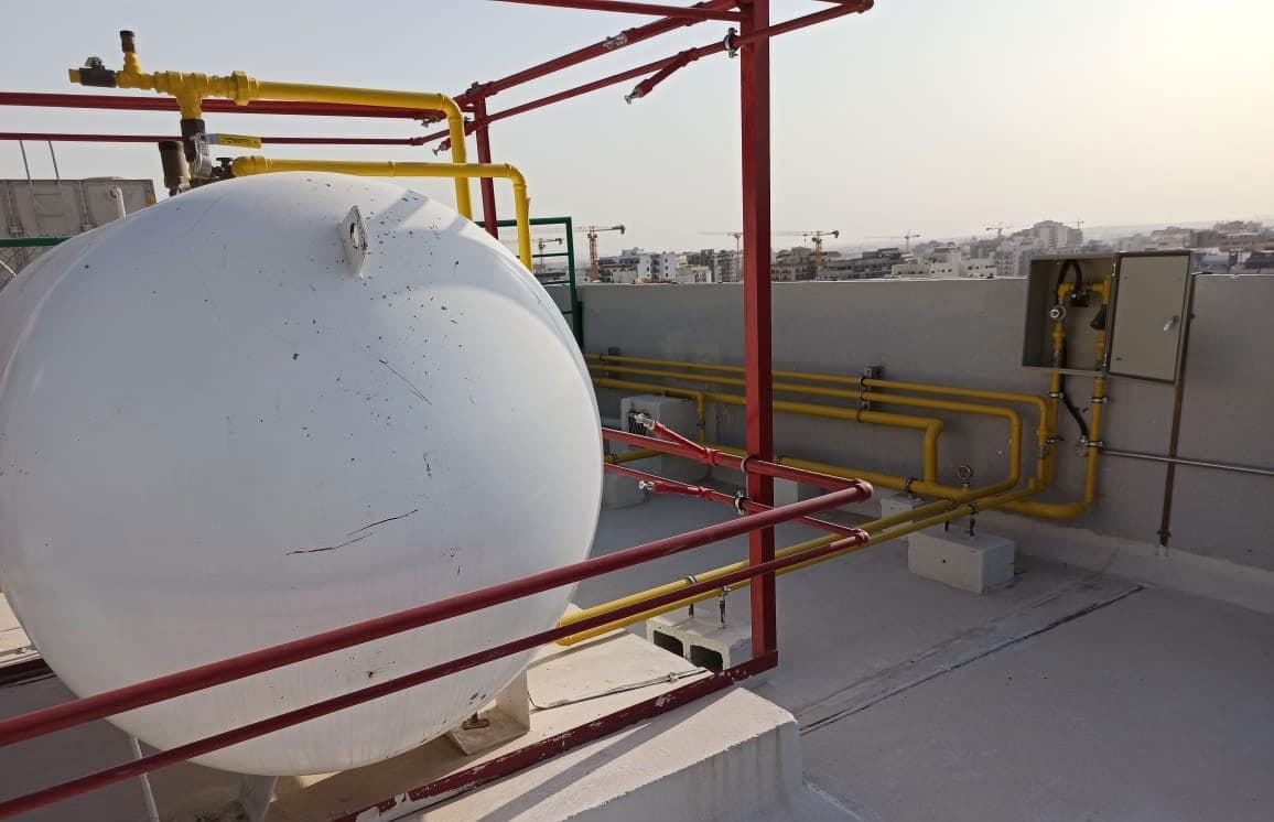 Rooftop LPG tank & manifold